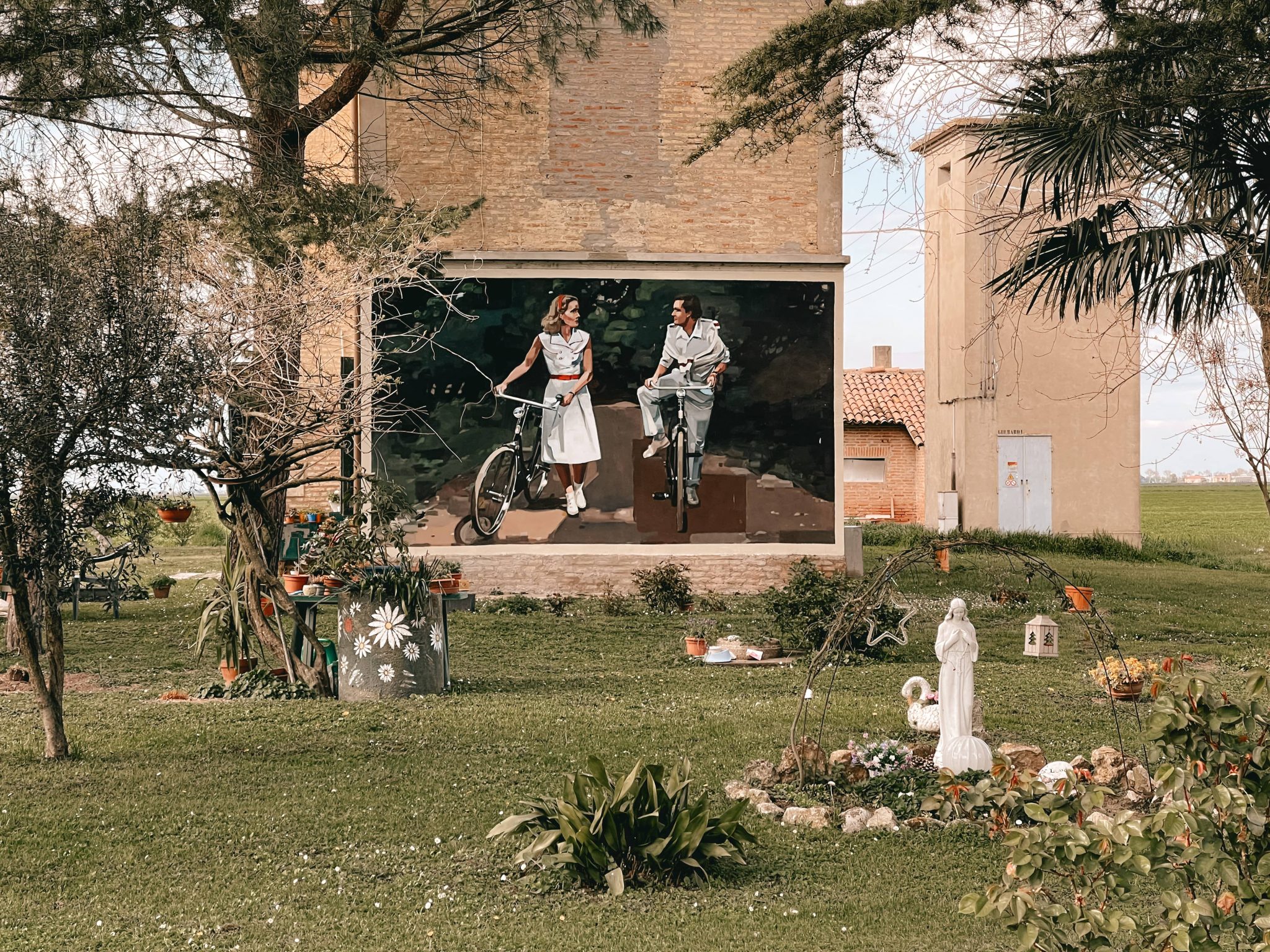 Gherardi Il Villaggio Del Cinema E Dei Murales